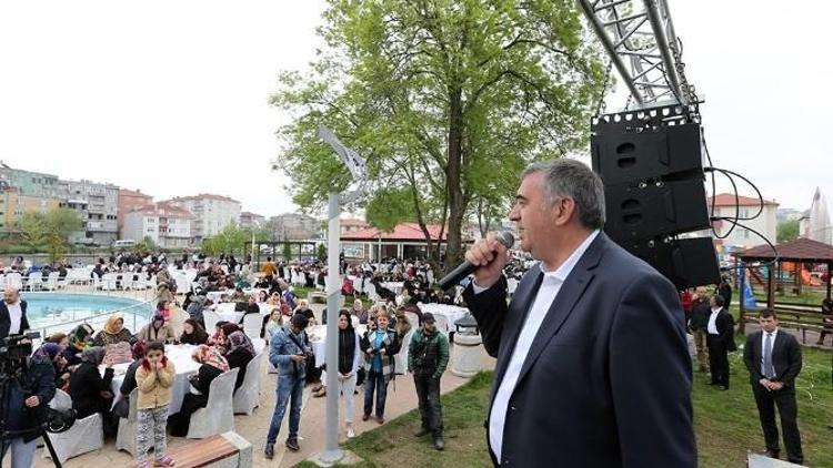 Başkan Toçoğlu AK Parti Karasu İlçe Kadın Kolları Teşkilatı İle Bir Araya Geldi