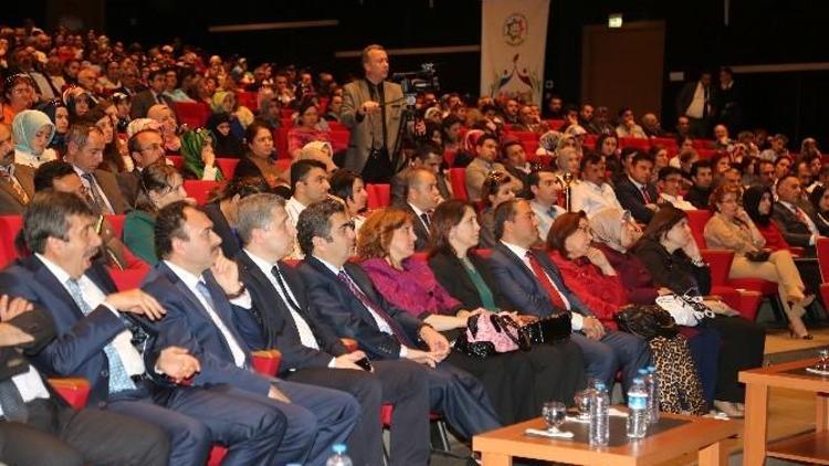 Vali Düzgün, Merhamet Devrimi Konferansı’na Katıldı