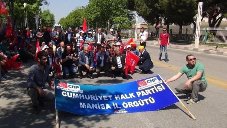 İstanbul’daki Polis Müdahalesine Manisa’dan Oturarak Tepki