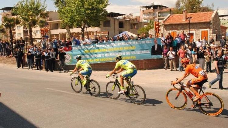 Bisiklet Turunda Belediyeler Arasında Pankart Krizi