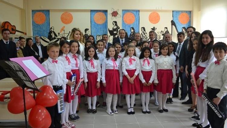 Veliköy Ortaokulu Müzik Sınıfı Törenle Açıldı
