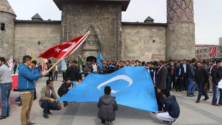 Erzurum Ülkü Ocakları’ndan “3 Mayıs Türkçülük Günü” Yürüşü