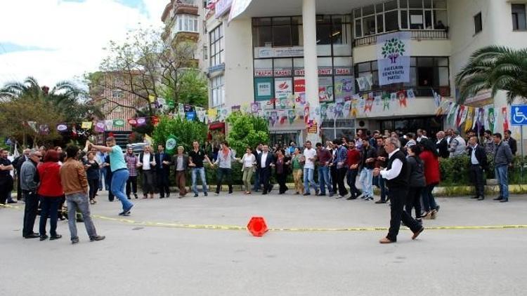 Bursa’da HDP Seçim Bürosu Açılışında Olaylar Çıktı