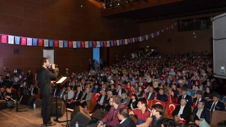 “Çanakkale Bir Hilal Uğruna” Programına Büyük İlgi Gördü