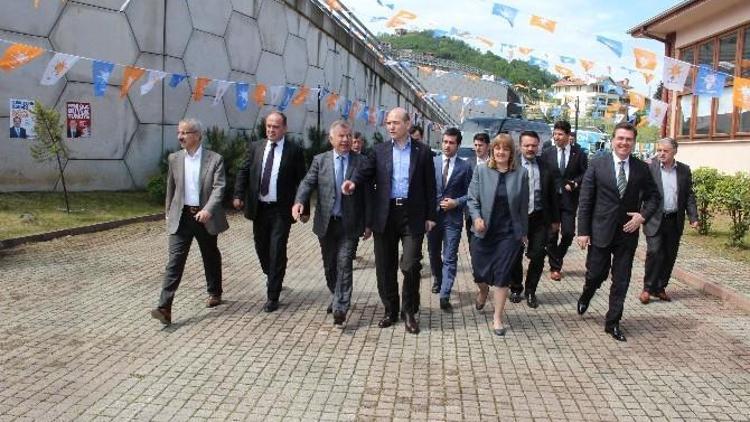 AK Parti Trabzon Milletvekili Adayı Soylu, Beşikdüzü’nde STK’larla Buluştu