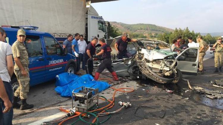 Osmaniyede trafik kazası: 3 ölü, 5 yaralı