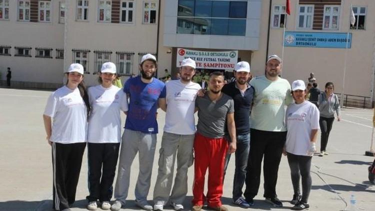 Okul Bahçesine İki Ayrı Spor Sahası