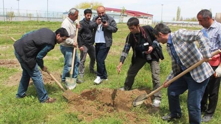 YYÜ Rektörü Battal, Basına Çalışmalar Hakkında Açıklama Yaptı