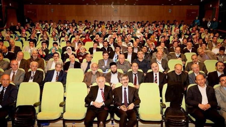 Bayburt Üniversitesi Tarafından Nasıl Bir İlahiyatçı Hedefliyoruz  Konulu Panel Düzenlendi