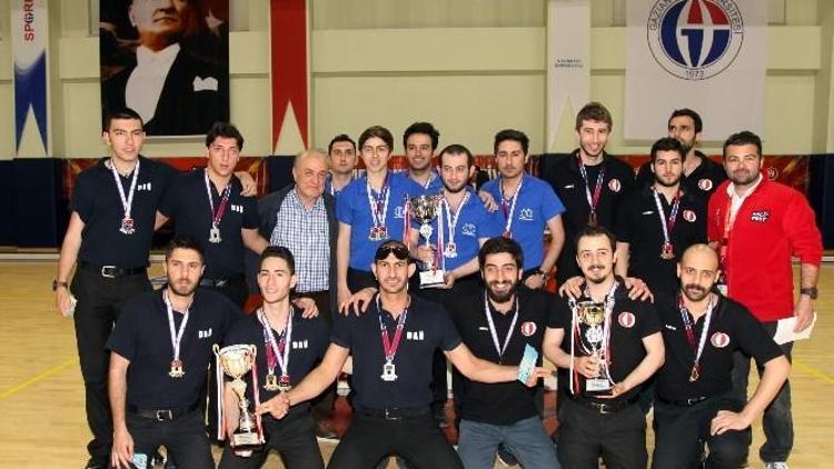 Koç Fest’in 2015 Şampiyonları GAÜN’de Kupalarını Aldı
