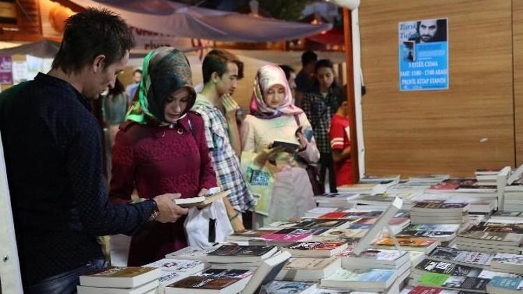 Sivas Kitap Günlerine Katılacak Yazarları Halk Belirleyecek