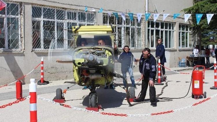 Eskişehir Sabiha Gökçen Mesleki Ve Teknik Anadolu Lisesi’nde Mezuniyet Coşkusu