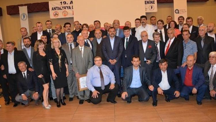 “Antalya’ya Değer Katan Lezzet Ustaları”na Teşekkür Plaketi