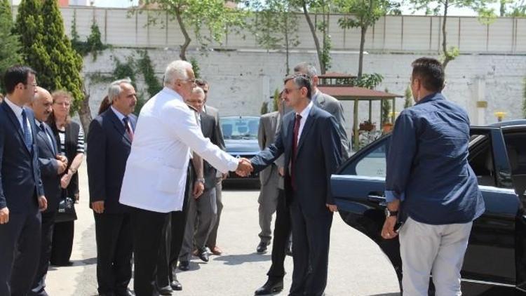 Vali Bektaş’tan Dobra Dobra Açıklamalar