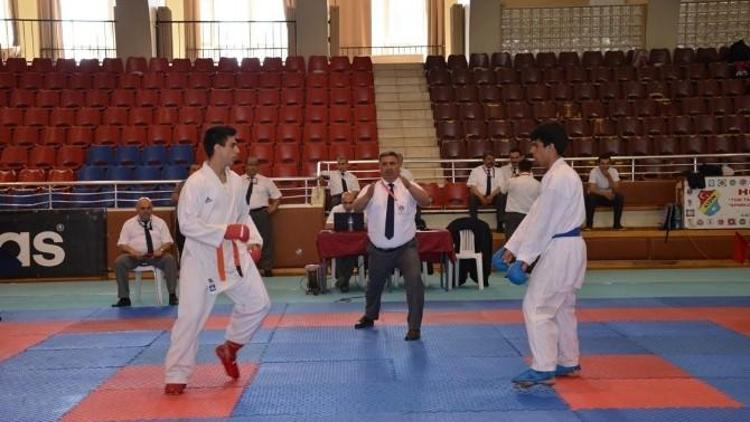 Karate Grup Müsabakaları Aydın’da Yapıldı