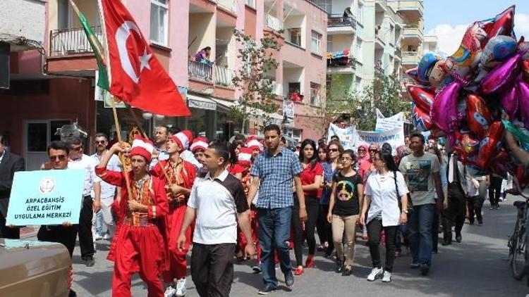 Engeliler Haftası’nda Farkındalık Yürüyüşü