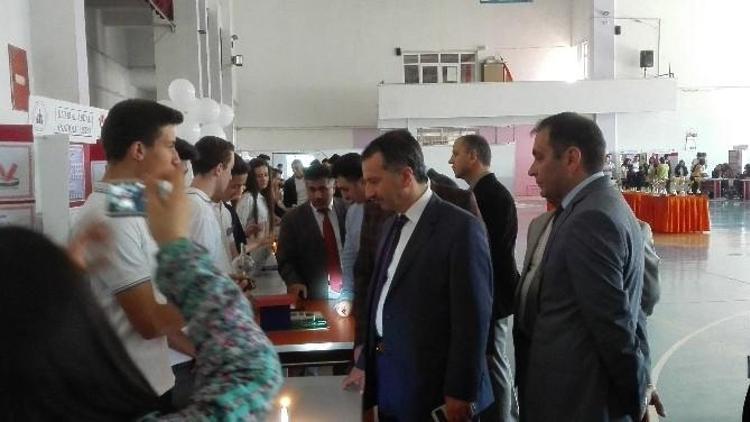 Bozüyük Kumral Abdal Anadolu Lisesi TÜBİTAK Bilim Fuarı Düzenledi