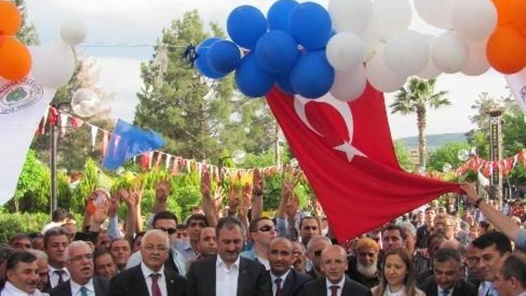 Miting Gibi Açılış