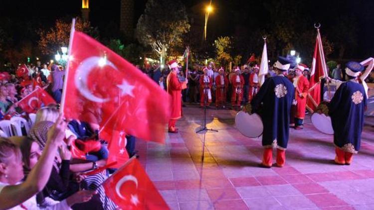Edirne’de demokrasi mitinglerine ‘mehterli’ final