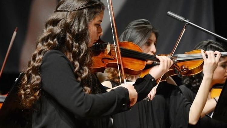 Aşık Veysel’in Öğrencilerinden Müthiş Yıl Sonu Gösterisi