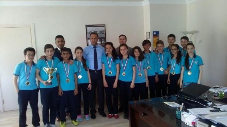 15 Eylül Ortaokulu Türkiye Şampiyonasına Hazır