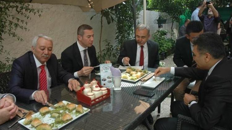 Fıstıkzade Baklavalarının 9. Şubesi Adana’da Açıldı