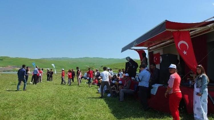 Muş’ta Gençlik Haftası Nedeniyle Doğa Şenliği Yapıldı