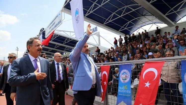 Başakpınar’a Muhteşem Futbol Sahası