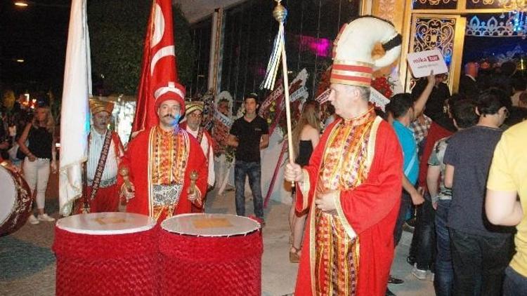 Yerli Ve Yabancı Turistlere Mehter Marşı İle Karşılandı