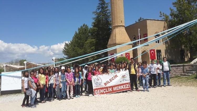 Bilecik Genlik Merkezi’nden Yunus Emre Türbesine Ziyaret