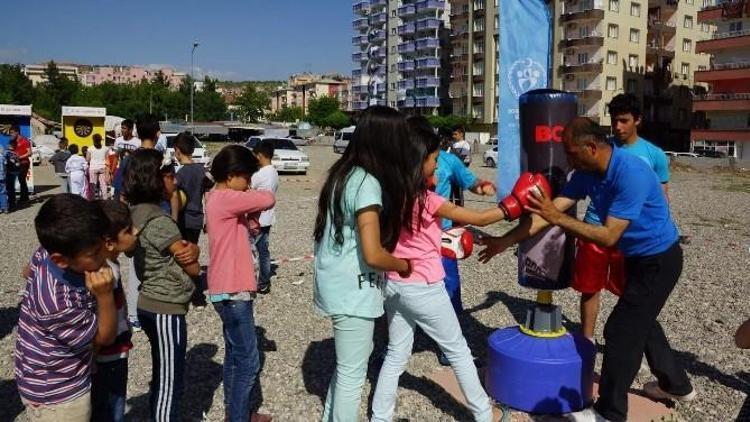 Gençlik Haftası Etkinlikleri Sürüyor