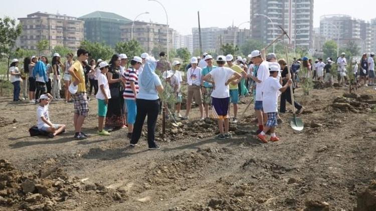 Nilüfer’de Kardeşlik Fidanları Toprakla Buluştu