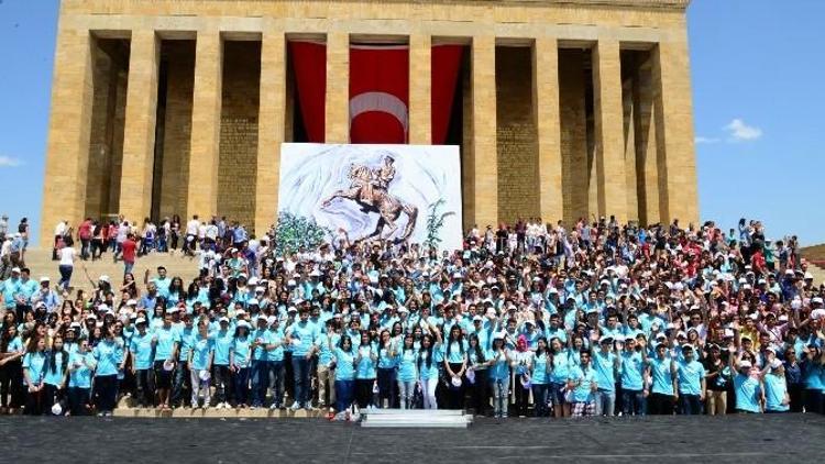 Pamukkale’den 2 Bin Kişi, 50 Otobüsle Anıtkabir’e Gitti