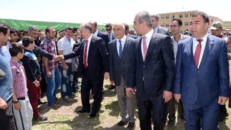 Sarıkamış’ta Karaurgan Karakucak Güreşleri Yapıldı