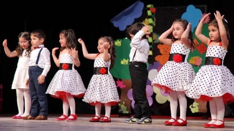 GAÜN’lü Kreş Ve Anaokulu Öğrencilerinden İngilizce Tiyatro Gösterisi