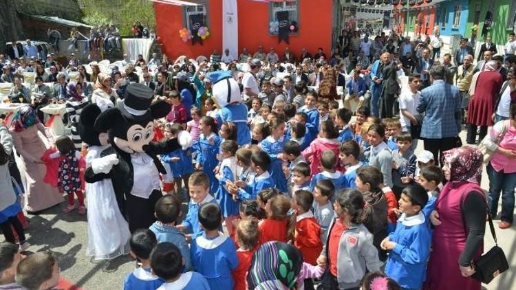 Adnan Yılmaz, Rengarenk Sokağı Görünce Böyle Söyledi; “Herkes Konuşur, Ali Korkut Yapar