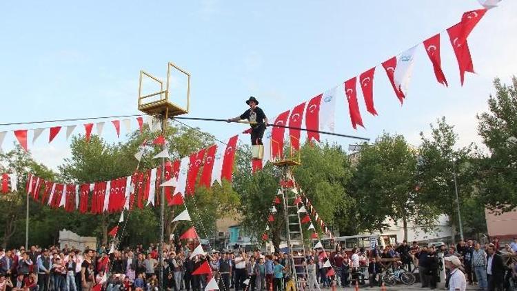 Yahyalı’da Tel Cambazı Gösterisi İlgiyle İzlendi