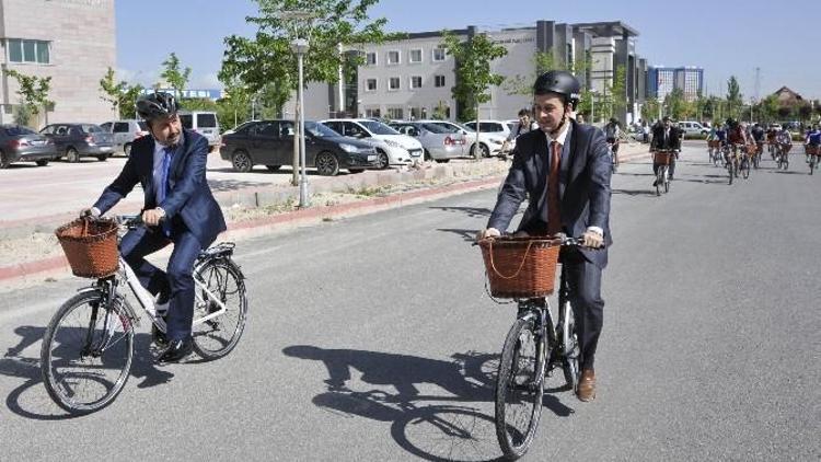 Selçuk’a Halk Sağlığı Müdürlüğü’nden 100 Bisiklet