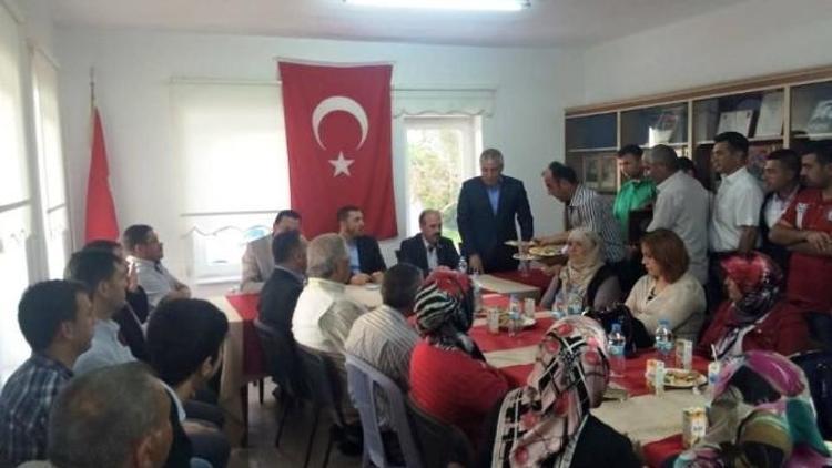 AK Parti Milletvekili Adayları Şehit Ailelerini Ziyaret Etti