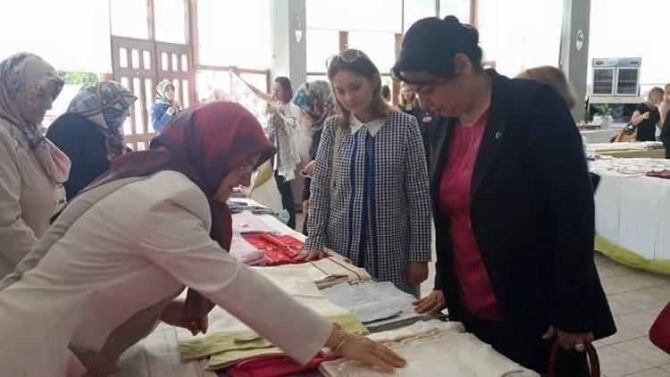 AK Parti Çanakkale Milletvekili Adayı İskenderoğlu Kermese Katıldı