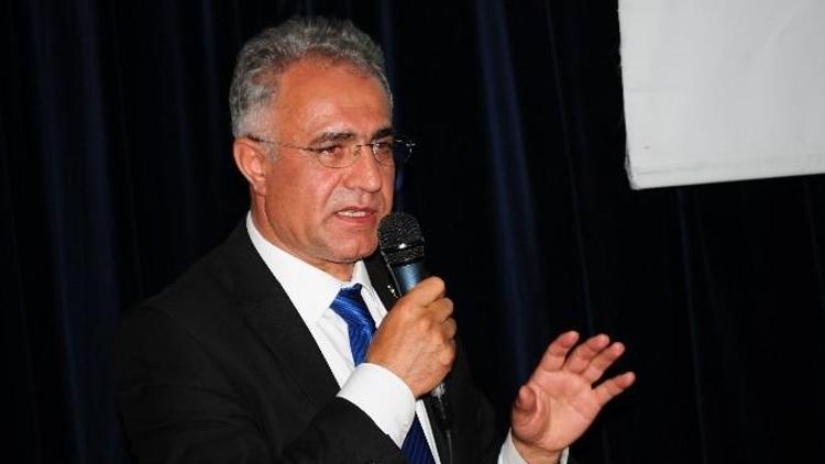 Prof. Dr. Çaha’dan ‘Tehditli’ Pankarta Tepki