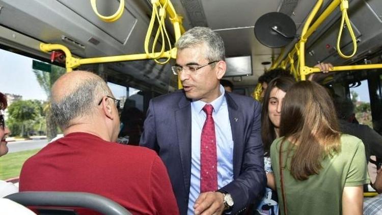 MHP’li Tarkan Akıllı Halk Otobüsünde Oy İstedi