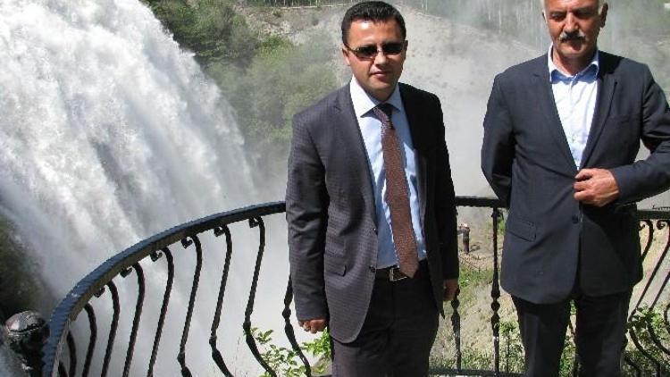 Uzundere Kaymakamı Arslan Ve Belediye Başkanı Özsoy’dan Şelale’ye Davet