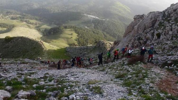 Doğaseverler Anamas Dağı’nın Zirvesine Tırmandı