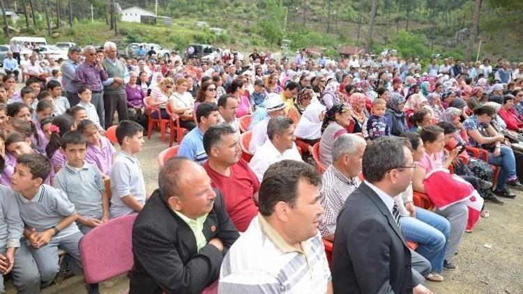 Vali Çiçek, Dalaman’da Halı Saha Açtı