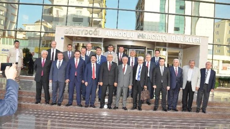 Gaib’de Düzenlenen Gaziantep Ekonomi Forumu Sona Erdi