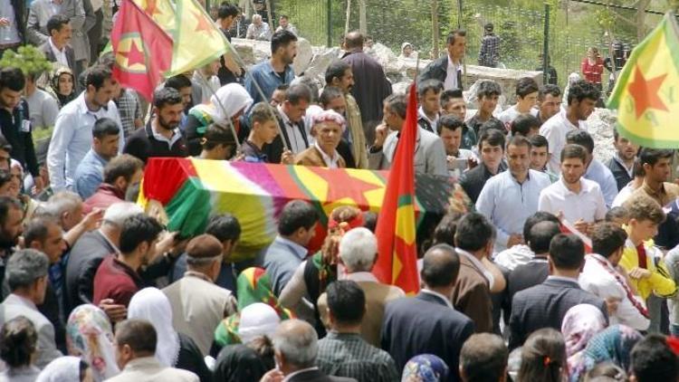 YPG’li Yılmaz Hakkari’de Toprağa Verildi