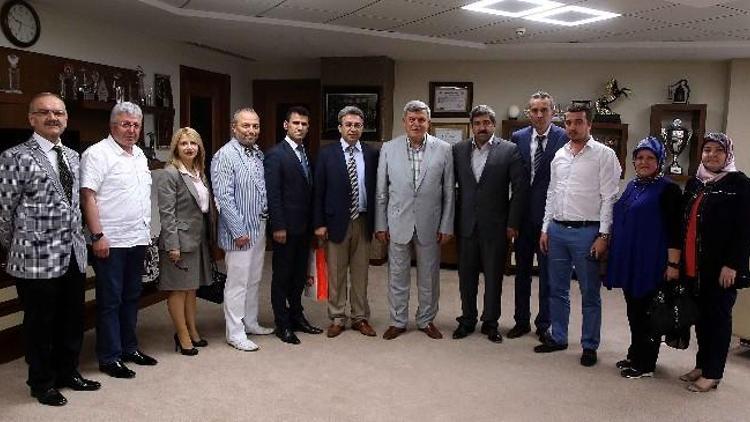 Başkan Karaosmanoğlu, Sigortacıları Konuk Etti