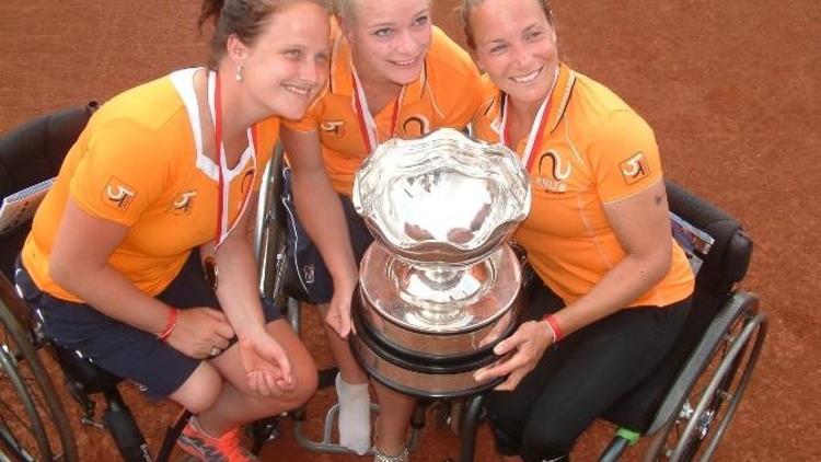 Ts Tenisinde Hollanda, 21’inci Kez Kupayı Kaldırdı