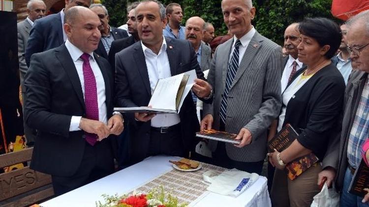 CHP Kocaeli Milletvekili Adayı Tahsin Tarhan Kitabını Tanıttı